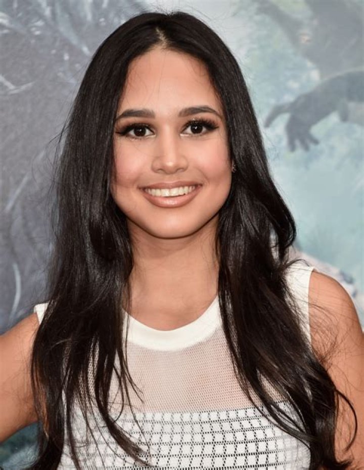 Emily Tosta Height, Weight, Net Worth, Age, Birthday, Wikipedia, Who, Nationality, Biography