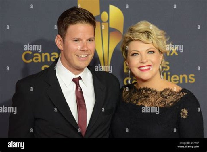 
ET Canada’s Cheryl Hickey and Husband Kevin Foley Had A Rom-Com Love Story After They Met In A Blind Date 