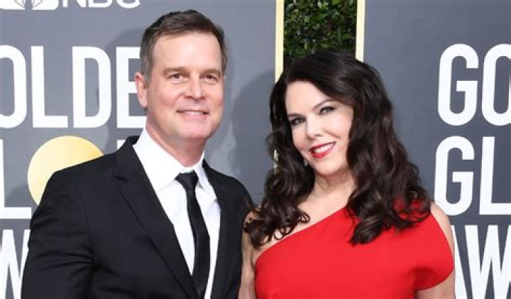 
Lauren Graham Talks Bond with Peter Krause’s Son, Hopes He’s a ‘Part of the Rest of My Life’ 