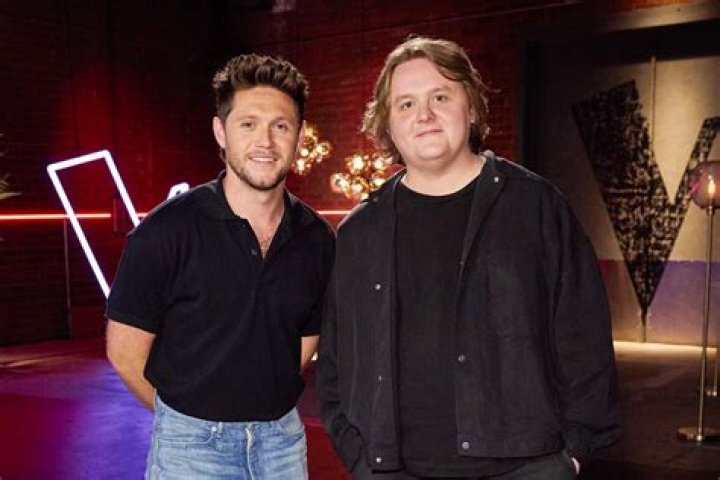 
Niall Horan joins friend Lewis Capaldi on stage at a concert in Atlanta, Georgia: Watch 