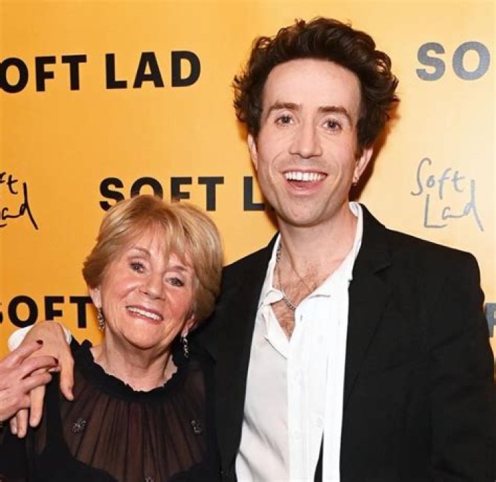 Nick Grimshaw Height, Weight, Net Worth, Age, Birthday, Wikipedia, Who, Nationality, Biography