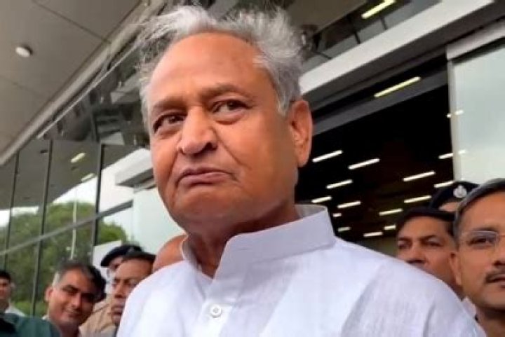
Sonia Gandhi, Maken to decide on Raj CM, says Gehlot 