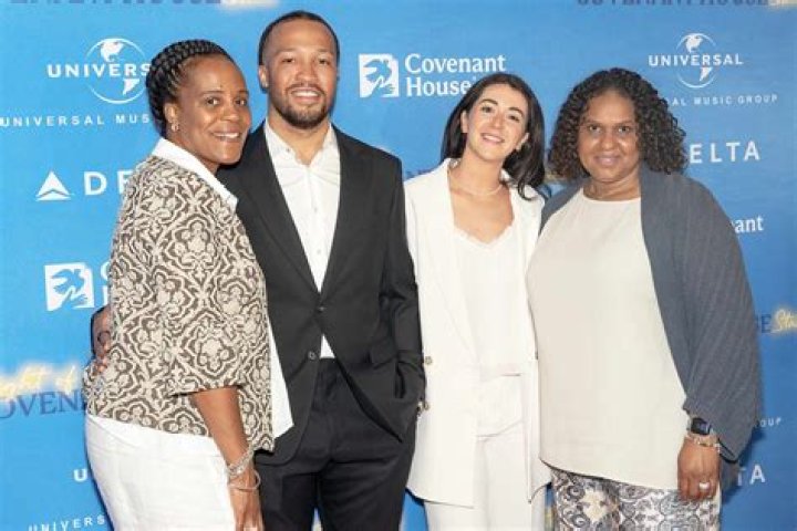 Who are Quinta Brunsons Parents? Quinta Brunson Biography, Parents Name and More